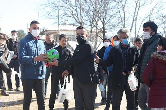 Maskecim Ücretsiz Maske Dağıtımına Devam Ediyor