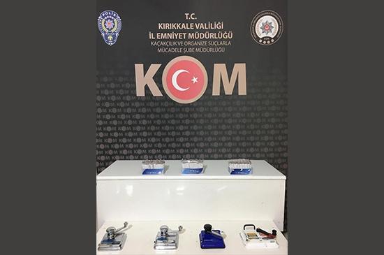 Emniyet Kaçak Sigara Satanlara Göz Açtırmıyor